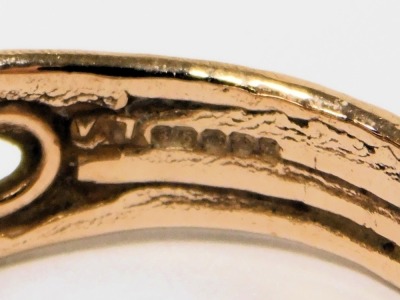 A 9ct rose gold band, with an open work design of mistletoe, size O, 3.0g. - 2