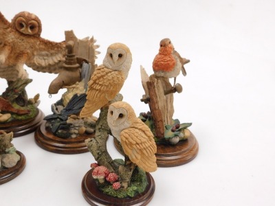 Five Country Artist figures of birds, comprising robin on post, Twilight Stirs, a blackbird with snail, pair of barn owls, and a blue tit on a tap. - 3