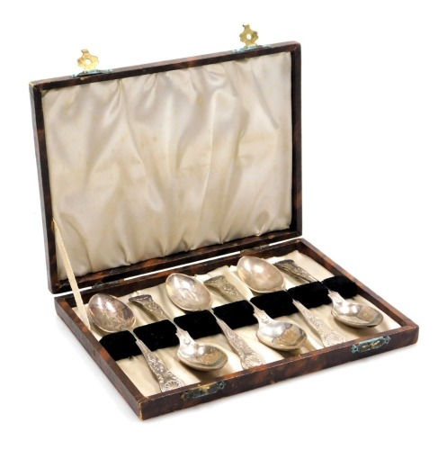 A set of six Edward VII silver Kings pattern teaspoons, Walker and Hall, Chester 1906, cased, 5.83oz.