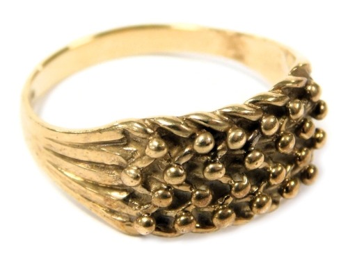 A 9ct gold keeper ring, size Y, 5.3g.