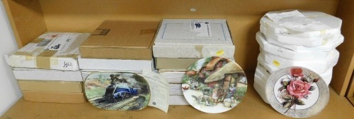 Various collector's plates, to include Royal Doulton, Bradford Exchange, Davenport, etc. (1 shelf)