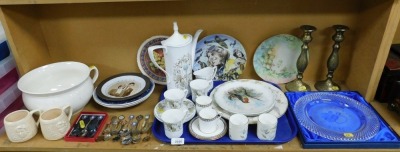 A Spode part coffee service decorated in the Milk Wood pattern, together with two Wedgwood black Uplander coffee cups and saucers, collector's plates, souvenir spoons, chamber pot, brass candlesticks, etc. (1 shelf)