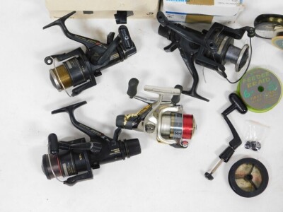 Four Shimano Baitrunner reels and a Shimano Exage 3000 reel, etc. (1 box) - 3