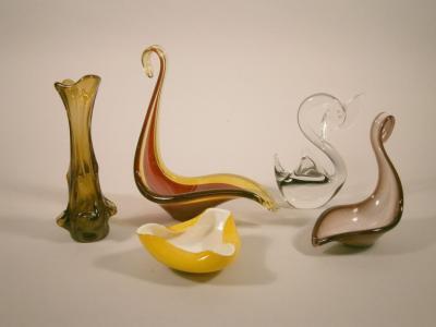 Six items of art glass