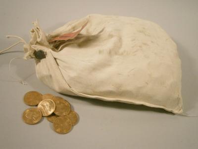 A bag containing a large quantity of pre decimalisation copper one pence coins