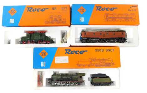 Roco HO gauge locomotives, including 050B steam locomotive of the SNCF, in green, an Electrolok BE 4-6 of the SBB, and a DRG E71 electric locomotive, boxed. (3, AF)