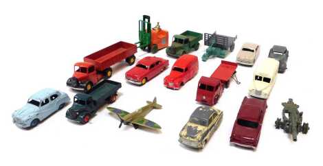 Dinky Toys diecast, including Dinky Toys Coventry Climax forklift truck, Dinky Toys Motor Cars, Dinky Supertoys Bedford articulated truck, Dinky Toys Austin Somerset, Dinky Toys Studebaker President, Dinky Toys Daimler ambulance, etc. (1 tray)