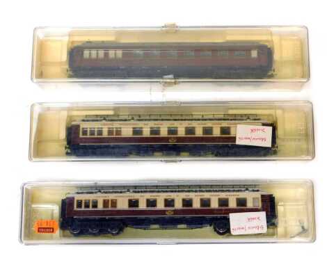 Trix HO gauge coaches, including Orient Express CIWL restaurant car, Trix Metropia dining car, etc., boxed. (3)