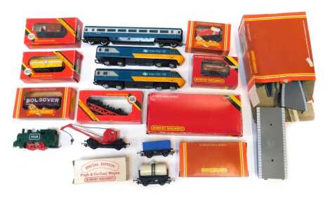 Hornby OO gauge rolling stock and accessories, including R237 Blue Circle cement wagon, WHS Special R094 Pilkington wagon, R224 flat wagon wheel load, Hornby class 43 HST in BR corporate blue and yellow livery, etc. (1 tray)