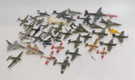 Kit built model aircraft, including Aircraft of the Luftwaffe, Aircraft of the RAF, etc. (1 box and 1 tray)