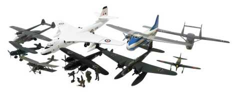 Kit built model aircraft, including a Handley Page Victor B2, Luftwaffe Bombers, etc. (1 tray)