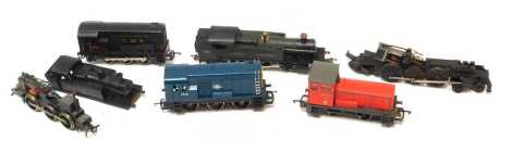 Hornby, Lima and other OO gauge locomotives, locomotive bodies and chassis, including class 08 diesel shunter 08201 in BR blue with yellow ends, class 08 diesel shunted in LMS black 7120, etc. (1 tray)