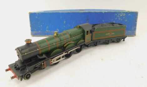 A Hornby Dublo OO gauge locomotive and tender, Bristol Castle BR(WR EDLT 20), in green livery, 7013, boxed.