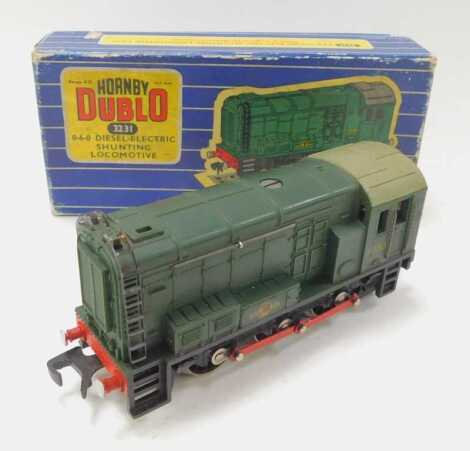 A Hornby Dublo OO gauge diesel electric shunting locomotive, 0-6-0, green livery, 3231, boxed.