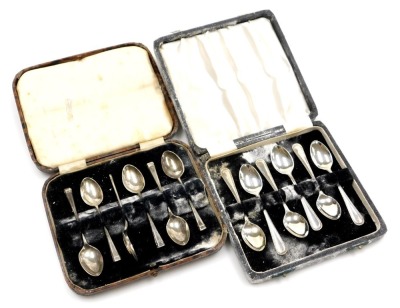 Two sets of silver teaspoons, comprising beaded spoons, and coffee spoons, Sheffield 1939 and Sheffield 1930, 3.01oz in fitted cases. (2)