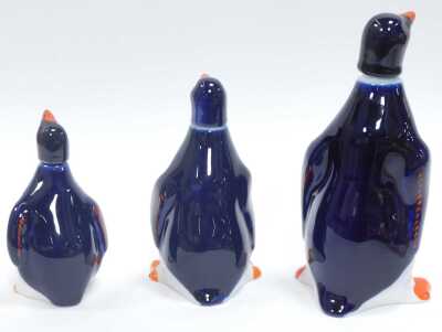 A set of three graduated USSR Lomonosov decanters, each modelled as a penguin, the largest 24cm high. - 2