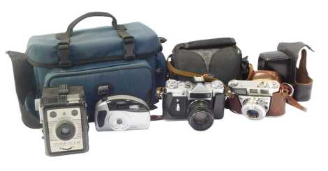 Various cameras, to include a Kodak Retinette IB camera, in leather case, a Zenit E camera, etc. (a quantity)