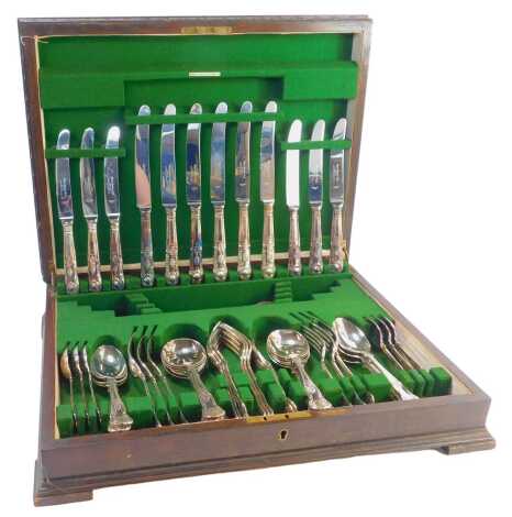 A cased canteen of King's pattern EPNS A1 plate cutlery, for twelve place settings, with some missing, in an oak case, 10cm high, 46cm wide, 34cm deep.