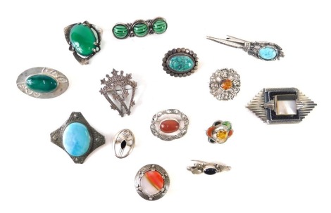 Various silver and other bar brooches, some stone set, Art Nouveau style, and others, hammered pewter and turquoise example. (a quantity)