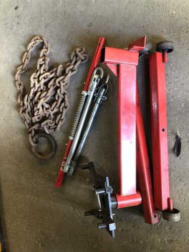 A Sealey engine stand and a tow chain.