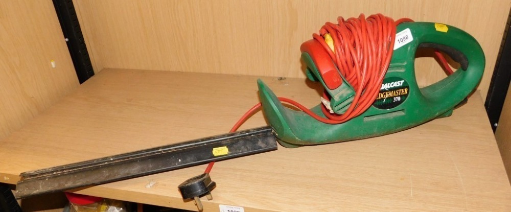 A Qualcast Hedgemaster 370 hedge trimmer. Buyer Note WARNING This lot contains untested or unsafe electrical