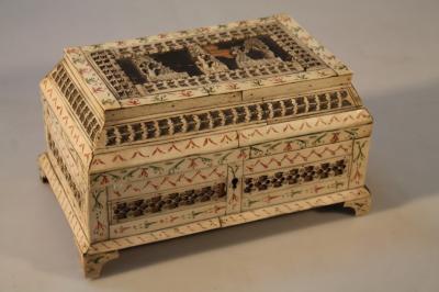 An Anglo-Indian trinket box