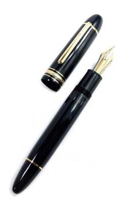 A Montblanc Meisterstuck 149 fountain pen, in black, with 18ct nib.