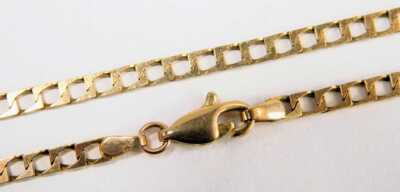 A flattened curb link neck chain, yellow metal stamped 375, 50cm long, 8g. - 2