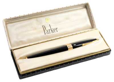 A Parker 17 fountain pen, boxed.