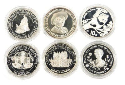 Six silver collectors coins, to include Chinese 1994, Jamaica 1994 five dollar, Queen Elizabeth Queen Mother five pound 1995, Samoa ten dollar 1994, Republic of Gambia, Queen Elizabeth Queen Mother twenty dalasis, Queen Elizabeth Queen Mother Lady of the