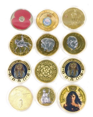 A group of cupronickel and plated collectors crowns, to include royalty related, Lest we forget, Royal Airforce squadron fifty pence, DC Wonderwoman, Treasures of Ancient Egypt, Moon Landing, and others. (12)