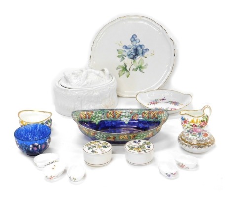 Miscellaneous ceramics, to include a Portmeirion dish, Maling lustre bowls, etc. (1 tray)