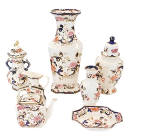 A quantity of Masons Mandalay pattern ceramics, to include large vase, 34cm high, cattle, etc.