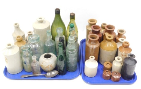 Ceramic and glass jars, stoneware bottles, Mowbray and Co Brewers and others. (2 trays)