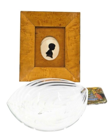 A maple framed portrait silhouette, a Maija Carlson glass dish and an enamel crinoline lady compact. (3)