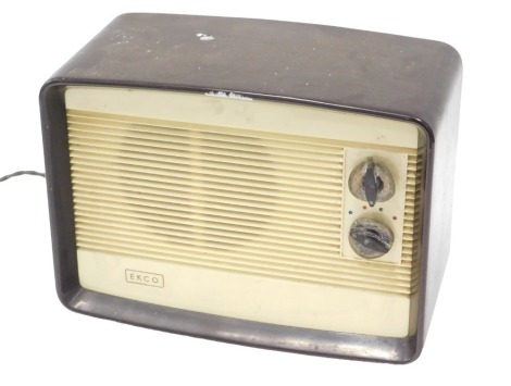 An Ekco Bakelite cased radio, 25cm high, 31cm wide, 15cm deep.