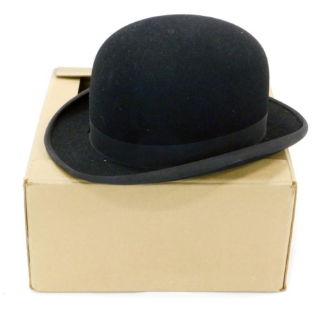 A Lincoln Bennett and Co Hatters of Piccadilly gentleman's bowler hat, boxed.