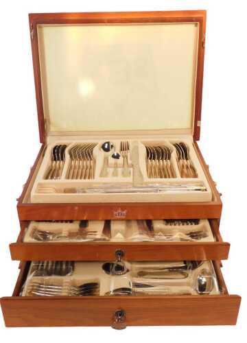 A SBS stainless steel canteen of cutlery, for eight place settings, contained in an oak two handled canteen, 23cm high, 48cm wide, 36cm deep.