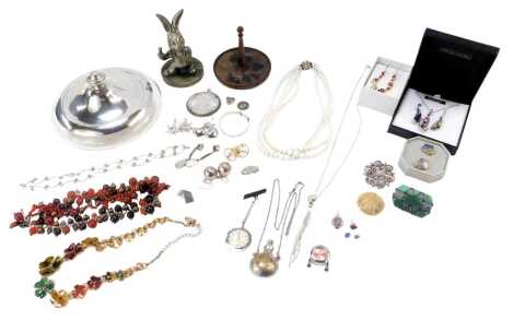 Assorted costume jewellery and trinkets, comprising a treen spinning charm, an agate and pewter rabbit statue, a silver plated glass dressing table jar, and various costume jewellery to include clips, earrings, necklaces, etc. (a quantity)