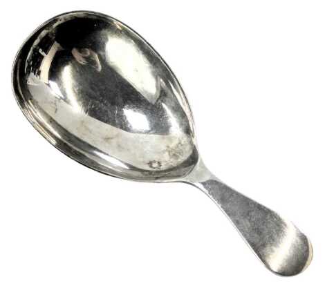 A George VI silver caddy spoon, with Fiddle pattern top, by Henry Holland of Holland, Sheffield 1941, 0.57oz.