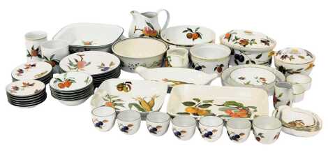 Royal Worcester Evesham and Evesham Vale dinner wares, to include flan dishes, bowls, tureen and cover, breakfast bowls, dinner plates, teacups and saucers, serving dishes, etc. (a quantity)