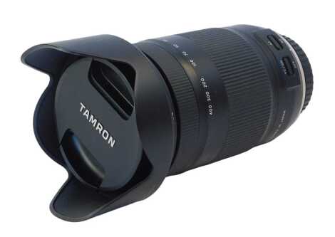 A Tamron 18x400mm lens, f/3.5-6.3, boxed, together with a Tamron SP70x300mm lens, f/4-5.6.