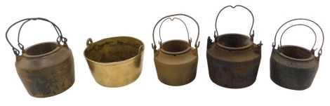 Four cast iron glue pots, and a small brass jam pan. (5)