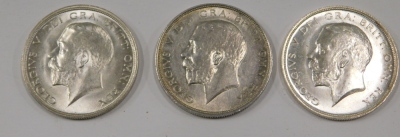 Three George V silver half crowns, comprising 1914, 1915, and 1913. - 2