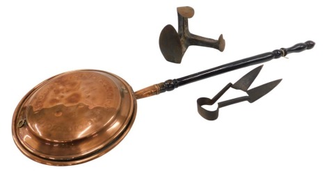 A 19thC copper warming pan, with turned ebonised handle, 107cm long, a cobler's last, and a pair of Sibil shearers stamped Sheffield. (3)