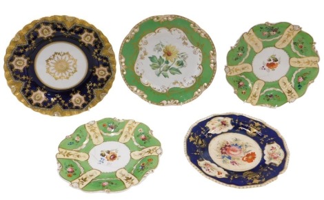 19thC and later ceramics, comprising a Copeland cabinet plate, royal blue ground with pink gilded star decoration, 25cm diameter, a Blur Derby transfer printed cabinet plate, 22cm diameter, a pair of Copeland green floral cabinet plates, 22cm diameter, an