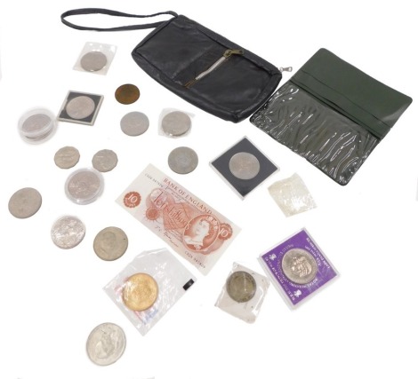 Collectors coins and crowns, comprising various collectors coins to include Churchill, Royal related, and others, The United States Mint bi-centenary coin, a 1929 half crown, a ten shilling note, and two Australian fifty pence pieces. (1 tray)