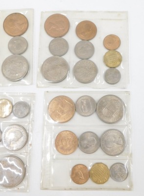 Pre-decimal coinage, comprising the 1953 coin packs, loose, a 1922 florin, half pennies, pennies, etc. (a quantity) - 2