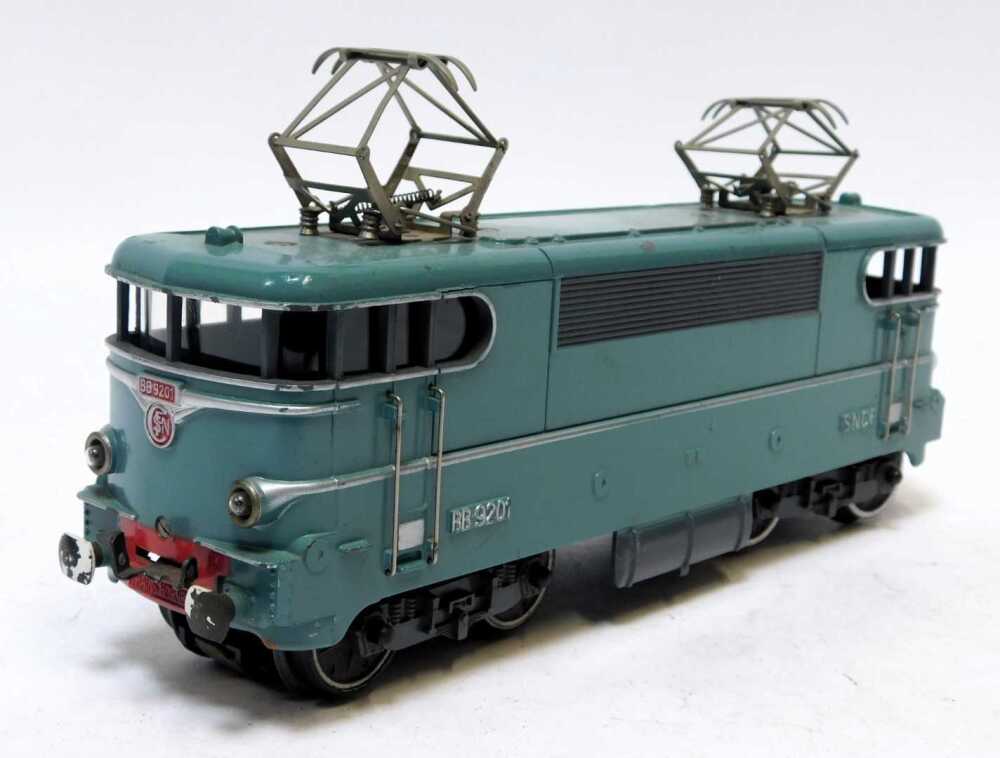 Locomotive électrique Hornby HO BB 12061 ép III SNCF, Courant Rail, Panto, Réf 6392