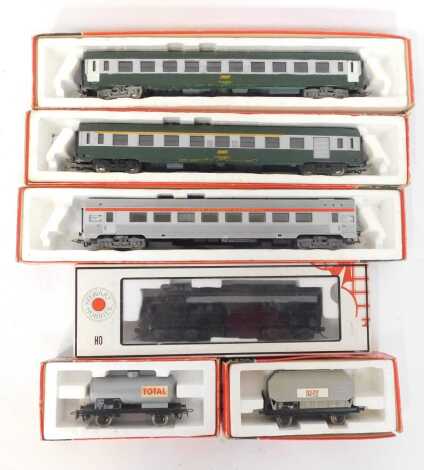 A Stuart Hobbies HO scale locomotive, F9A PWD double headlight, undecorated, 9310, boxed, together with Jouef carriages, wagons, etc. (a quantity)